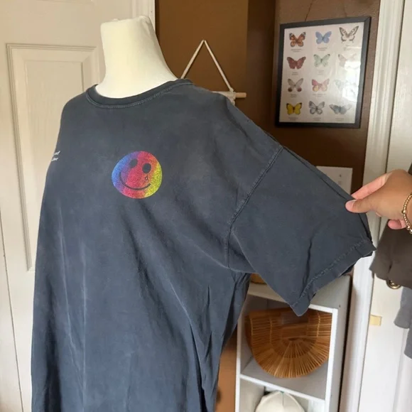 Comfort Colors Stone Wash “Happy and Sad at the Same Time” Graphic Tshirt / XL - Picture 7 of 10